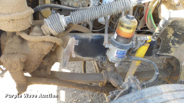 image for item DC0618 2001 Freightliner FL-1 semi truck