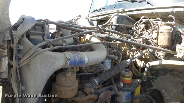 image for item DC0618 2001 Freightliner FL-1 semi truck