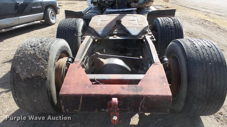 image for item DC0618 2001 Freightliner FL-1 semi truck