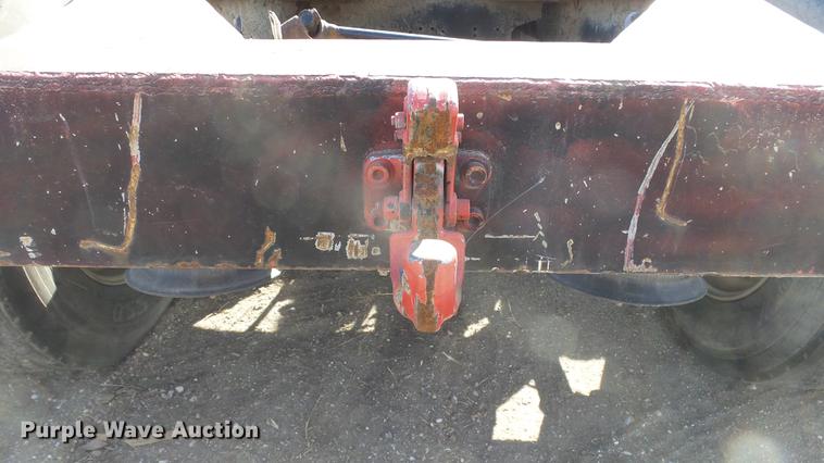 image for item DC0618 2001 Freightliner FL-1 semi truck