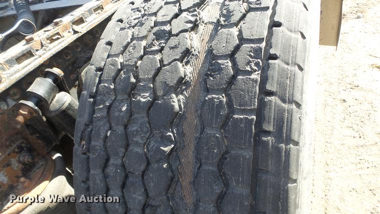 image for item DC0618 2001 Freightliner FL-1 semi truck