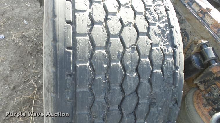 image for item DC0618 2001 Freightliner FL-1 semi truck