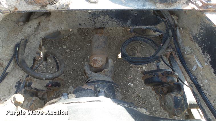 image for item DC0618 2001 Freightliner FL-1 semi truck