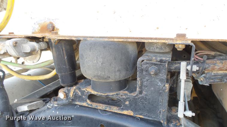 image for item DC0618 2001 Freightliner FL-1 semi truck