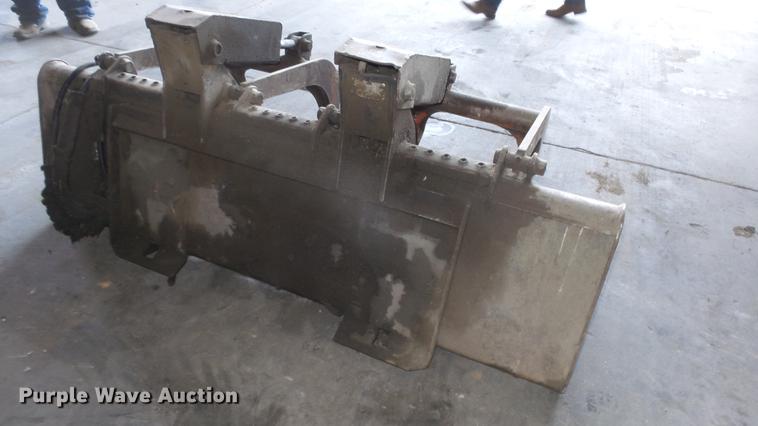 image for item DC0621 Bobcat skid steer grapple bucket