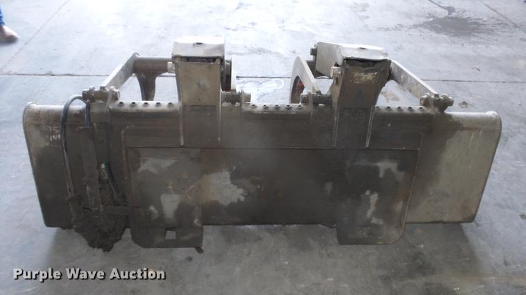 image for item DC0621 Bobcat skid steer grapple bucket