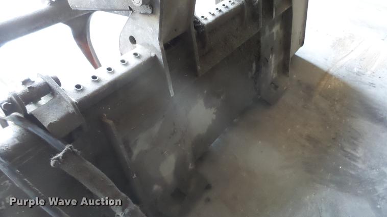 image for item DC0621 Bobcat skid steer grapple bucket