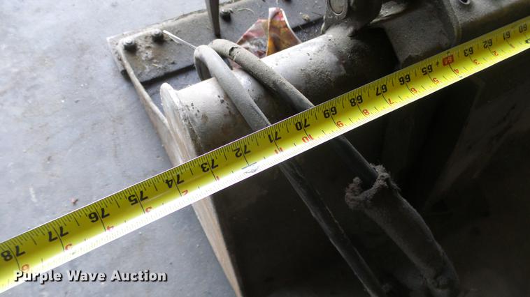 image for item DC0621 Bobcat skid steer grapple bucket