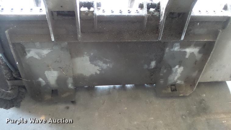 image for item DC0621 Bobcat skid steer grapple bucket