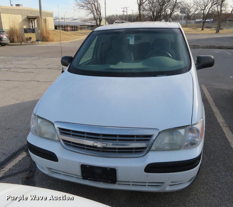 image for item DC0875 2004 Chevrolet Venture LS van