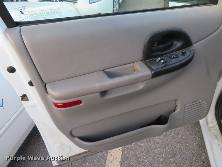 image for item DC0875 2004 Chevrolet Venture LS van