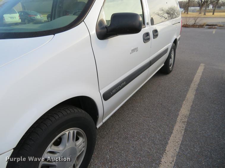 image for item DC0875 2004 Chevrolet Venture LS van