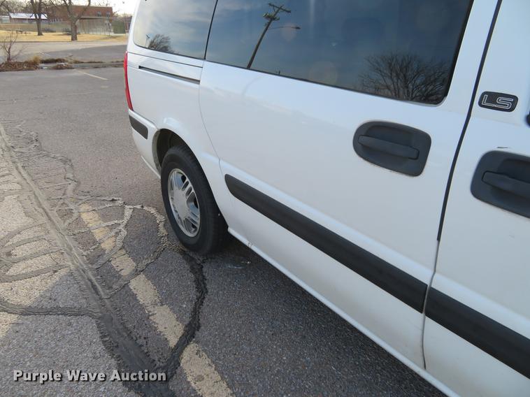 image for item DC0875 2004 Chevrolet Venture LS van