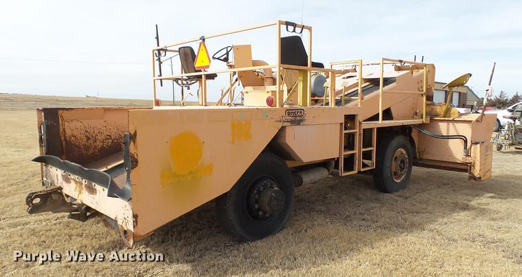 image for item DC5661 1992 Rosco SPR-H chip spreader