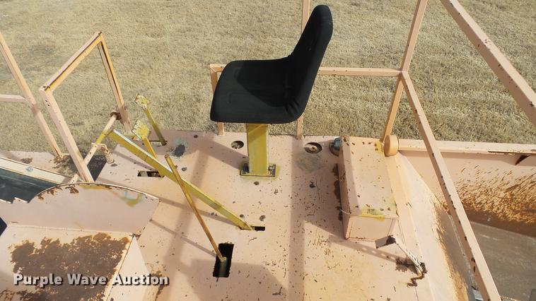 image for item DC5661 1992 Rosco SPR-H chip spreader