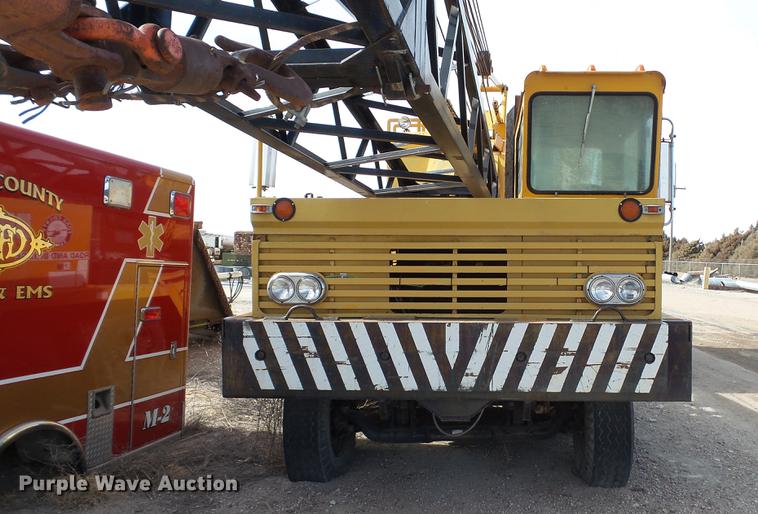 image for item DC5666 1991 Link Belt HC-78B crane