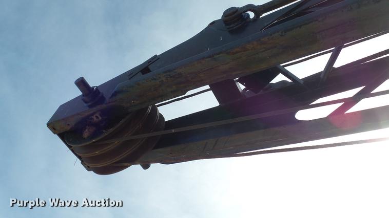 image for item DC5666 1991 Link Belt HC-78B crane