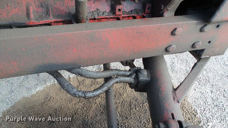 image for item DC5672 1972 International 656 tractor