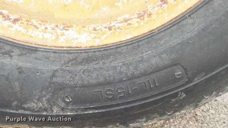 image for item DC5672 1972 International 656 tractor