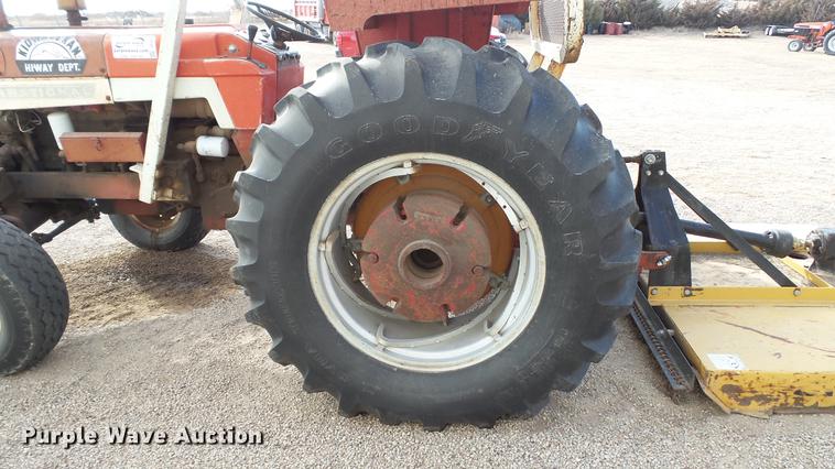 image for item DC5672 1972 International 656 tractor