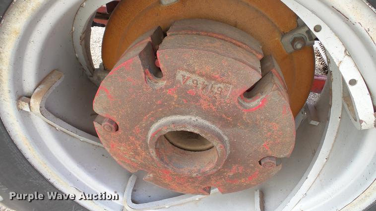 image for item DC5672 1972 International 656 tractor