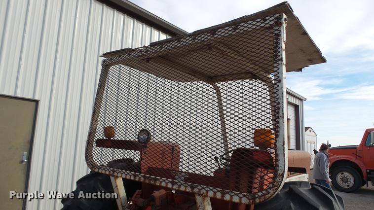 image for item DC5672 1972 International 656 tractor