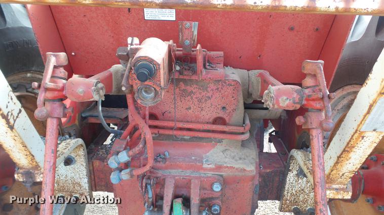 image for item DC5672 1972 International 656 tractor