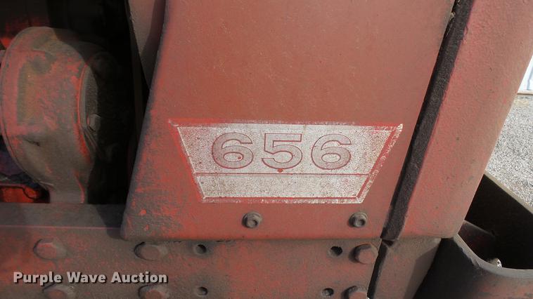 image for item DC5672 1972 International 656 tractor