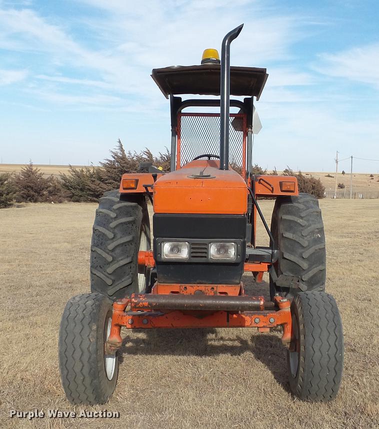 image for item DC5673 1994 Ford 6640 tractor