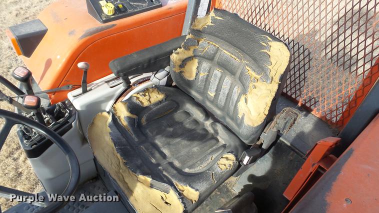 image for item DC5673 1994 Ford 6640 tractor