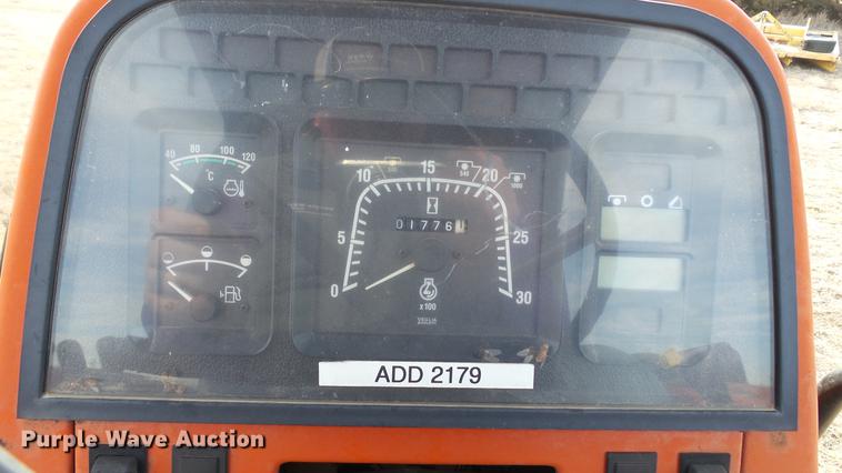 image for item DC5673 1994 Ford 6640 tractor