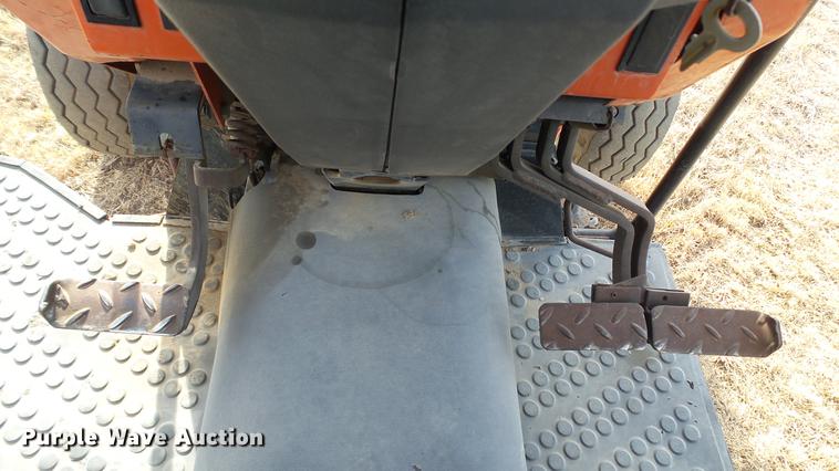 image for item DC5673 1994 Ford 6640 tractor