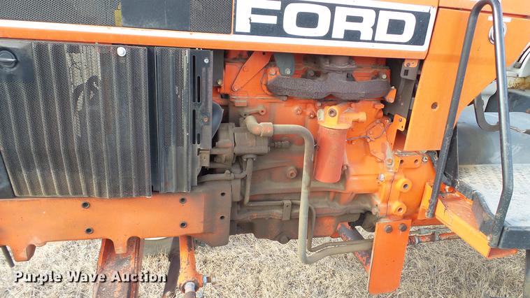 image for item DC5673 1994 Ford 6640 tractor