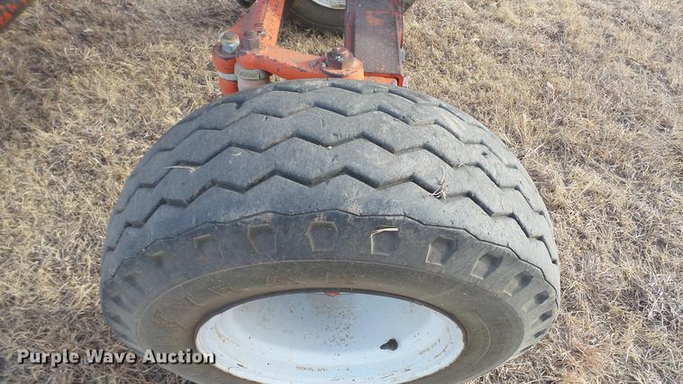 image for item DC5673 1994 Ford 6640 tractor