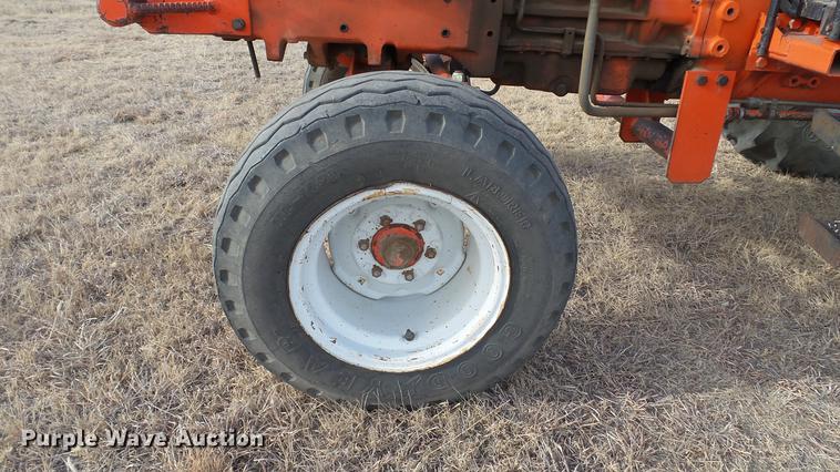 image for item DC5673 1994 Ford 6640 tractor