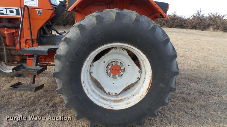 image for item DC5673 1994 Ford 6640 tractor