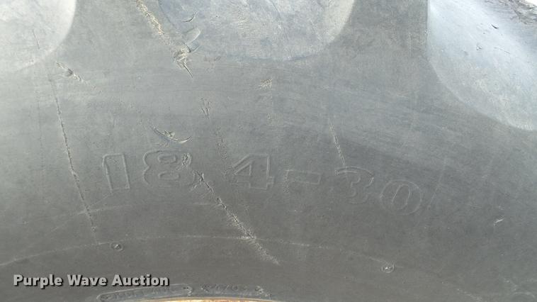 image for item DC5673 1994 Ford 6640 tractor