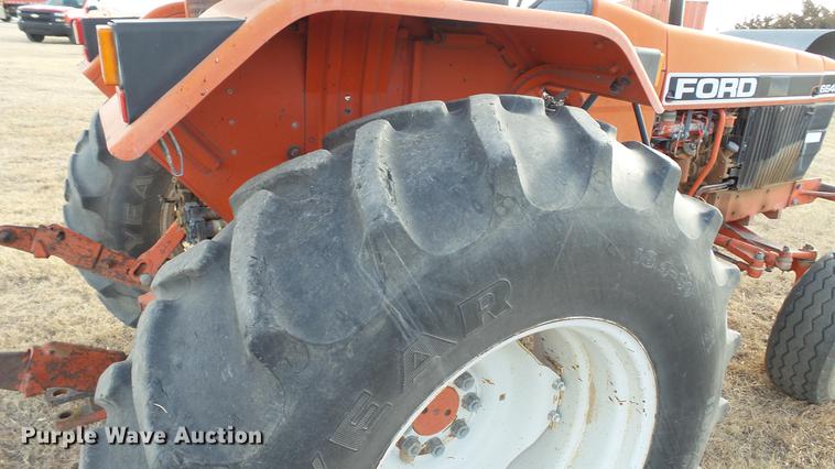 image for item DC5673 1994 Ford 6640 tractor