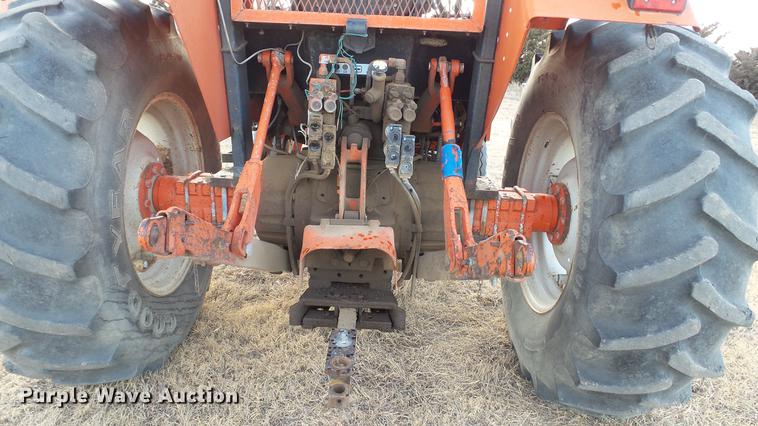 image for item DC5673 1994 Ford 6640 tractor