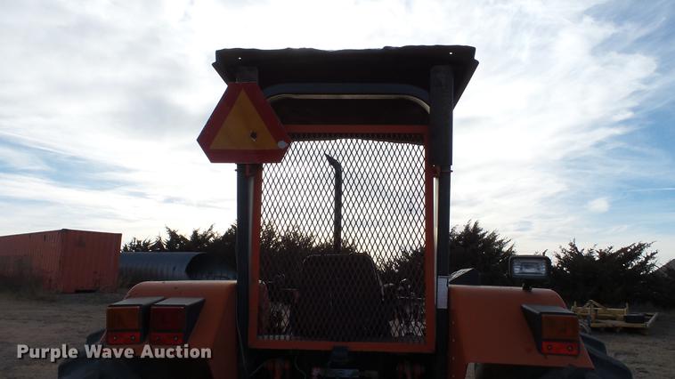 image for item DC5673 1994 Ford 6640 tractor