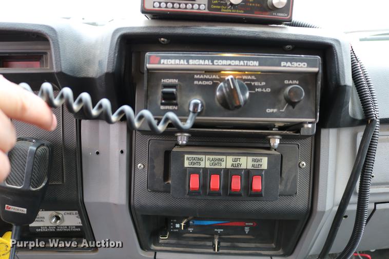 image for item DC7716 1997 Ford F800 fire truck