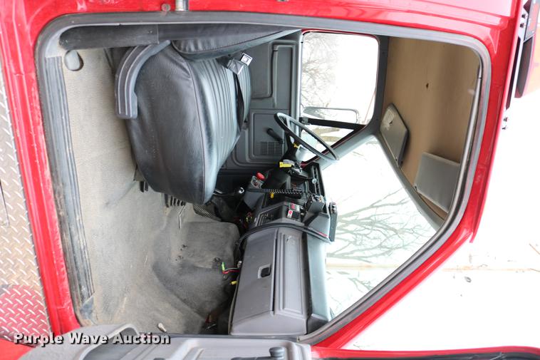 image for item DC7716 1997 Ford F800 fire truck