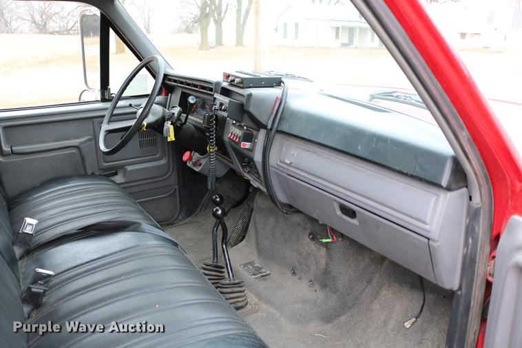 image for item DC7716 1997 Ford F800 fire truck