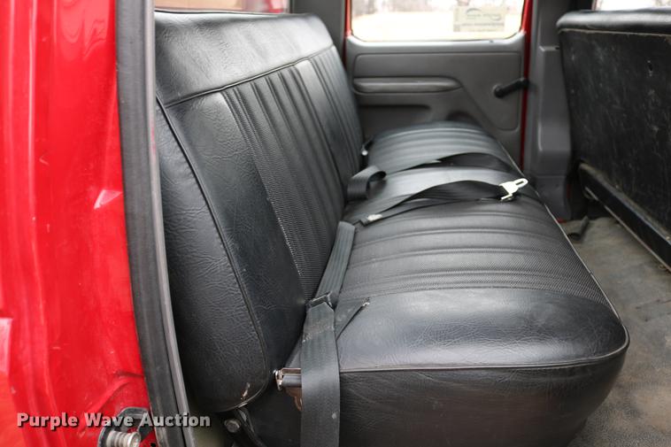 image for item DC7716 1997 Ford F800 fire truck