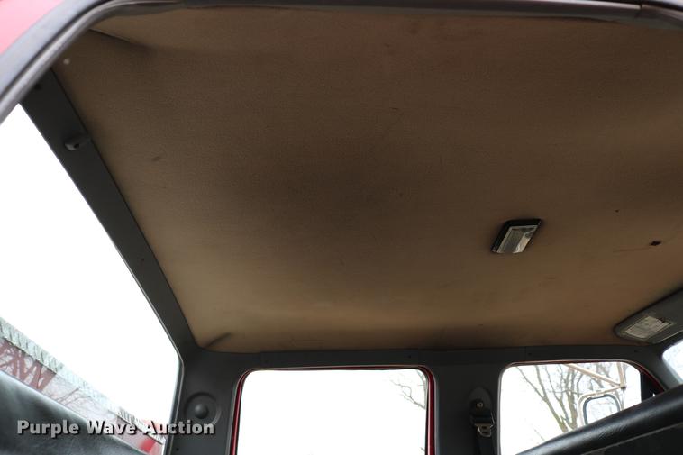 image for item DC7716 1997 Ford F800 fire truck