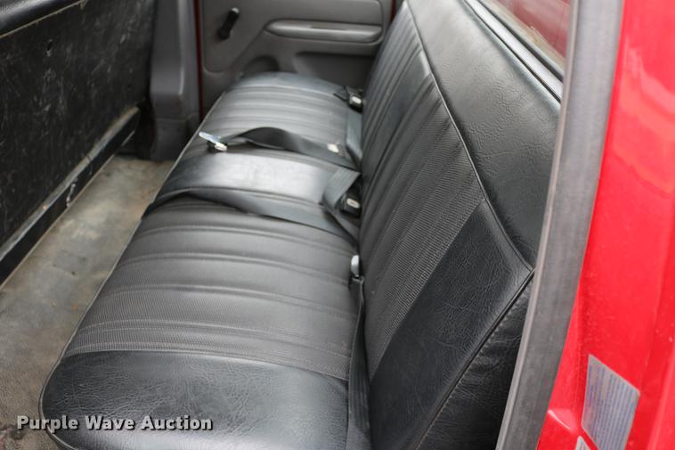 image for item DC7716 1997 Ford F800 fire truck