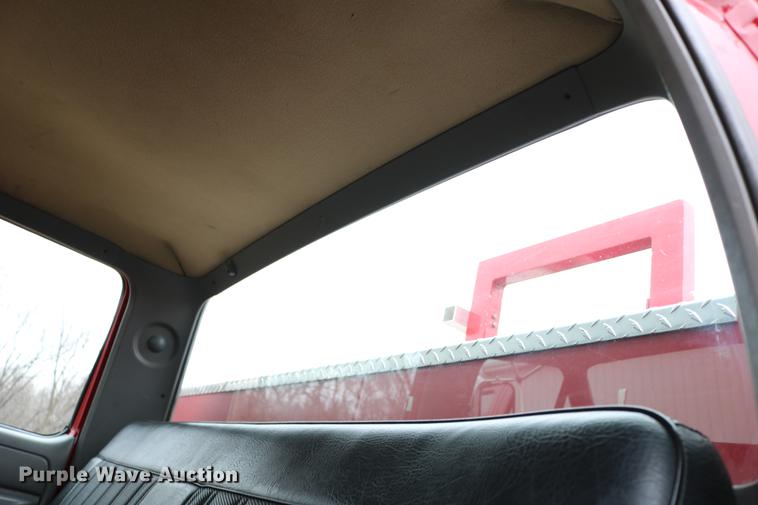 image for item DC7716 1997 Ford F800 fire truck