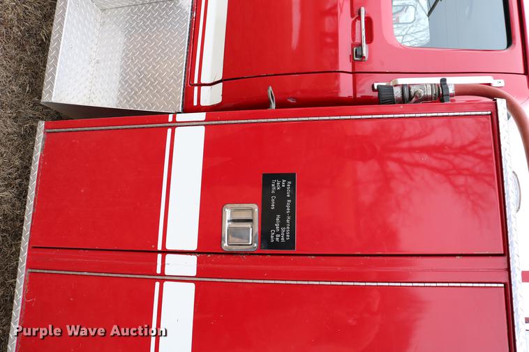 image for item DC7716 1997 Ford F800 fire truck