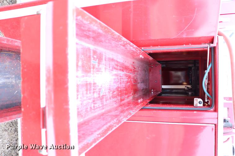 image for item DC7716 1997 Ford F800 fire truck