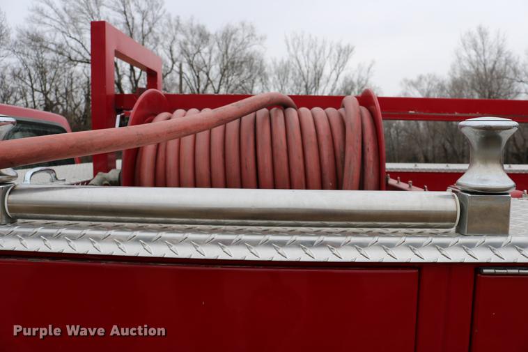 image for item DC7716 1997 Ford F800 fire truck